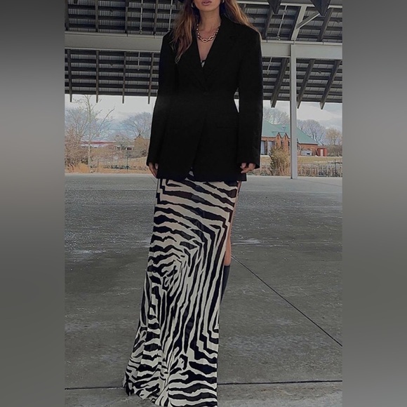 Zebra Print Spaghetti Strap Side Split Plunging Open Back Loose Fit Maxi Dress - Picture 4 of 14